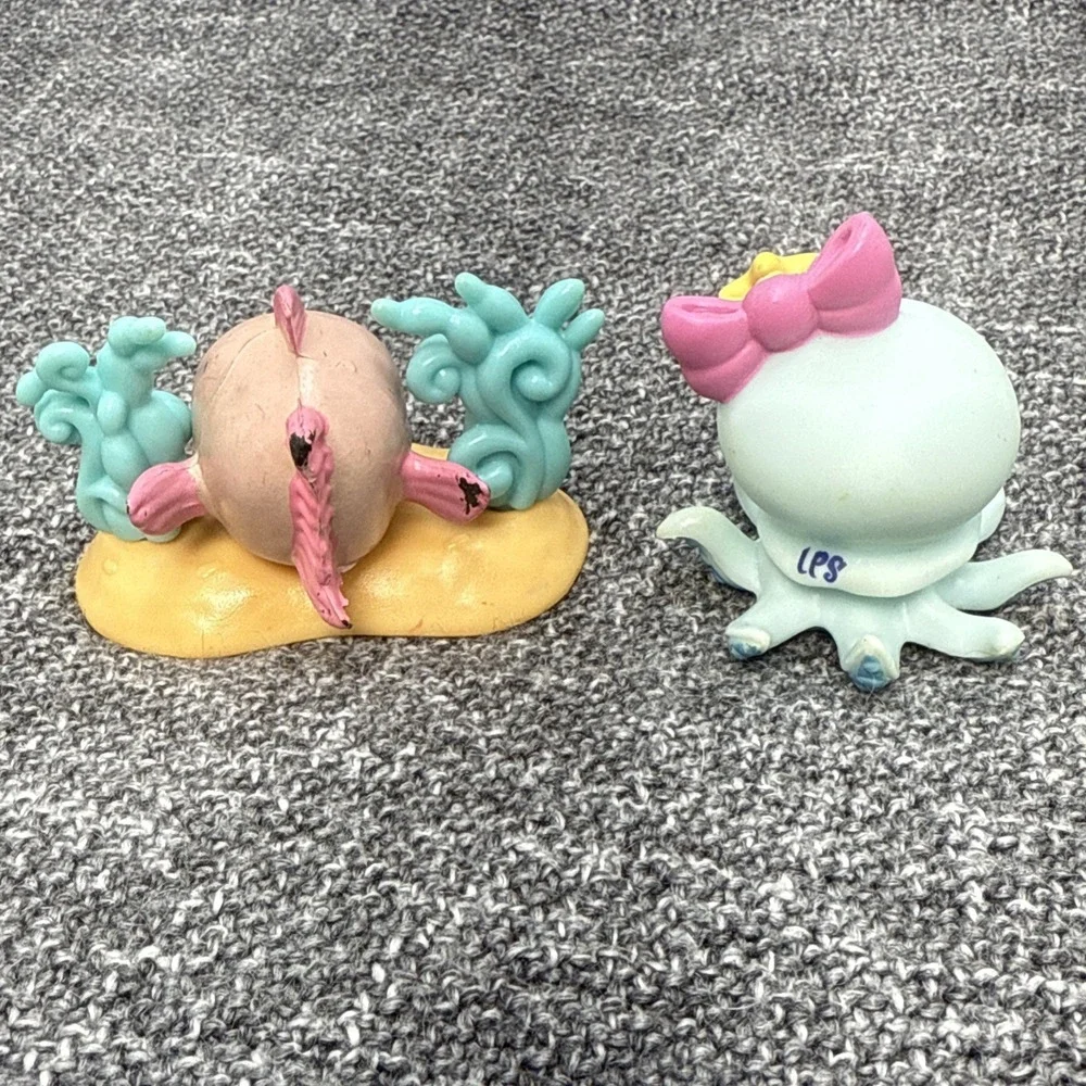 Littlest Pet Shop LPS #1346 Octopus #1139 Pink Polka Dot Fish‎ With Ocean Stand